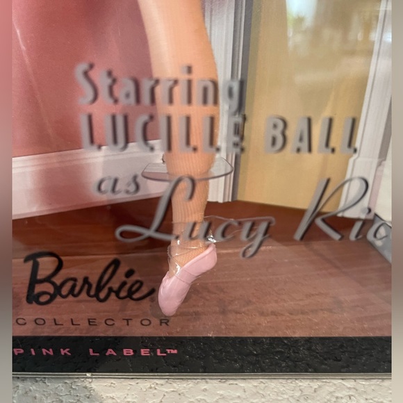 Barbie – I Love Lucy – The Ballet Lucy Doll - Picture 3 of 8